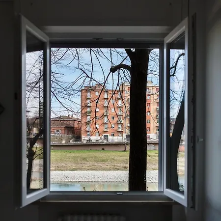 Guesthost - Railway Station Lovely Apartamento Parma