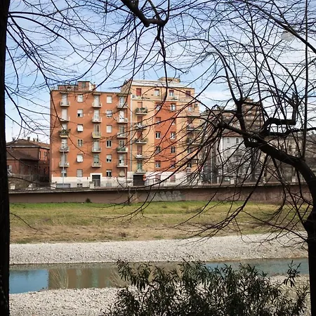 Guesthost - Railway Station Lovely Parma