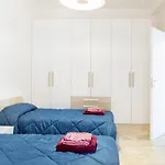 Guesthost - Railway Station Lovely Apartamento