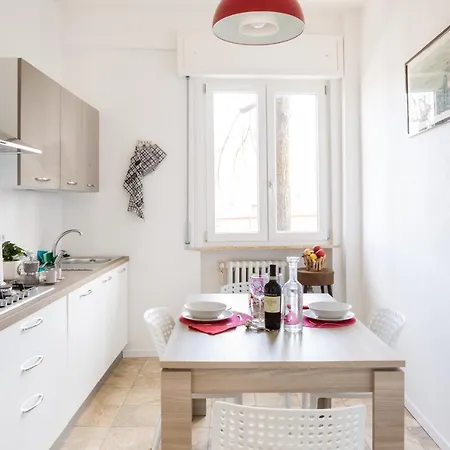 Railway Station Lovely Lejlighed *