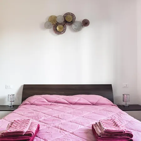 Guesthost - Railway Station Lovely