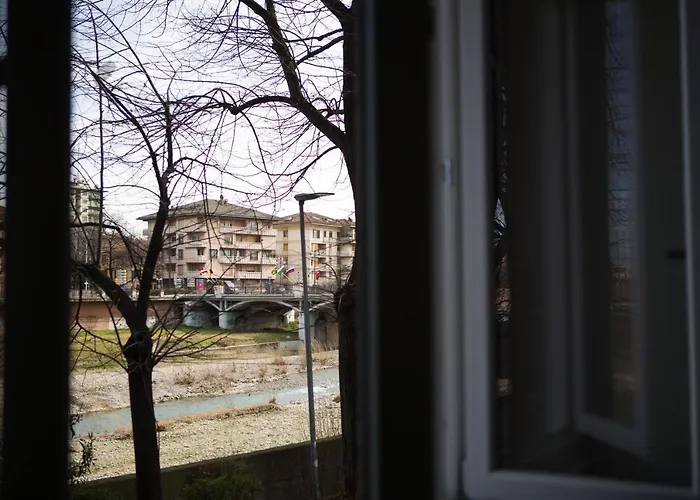 Guesthost - Railway Station Lovely פארמה