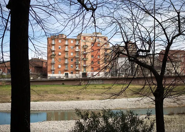 Guesthost - Railway Station Lovely פארמה